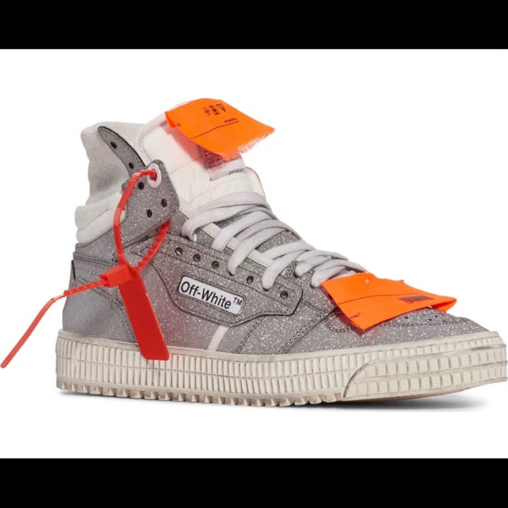 ISO these off white shoes in a size 7 women